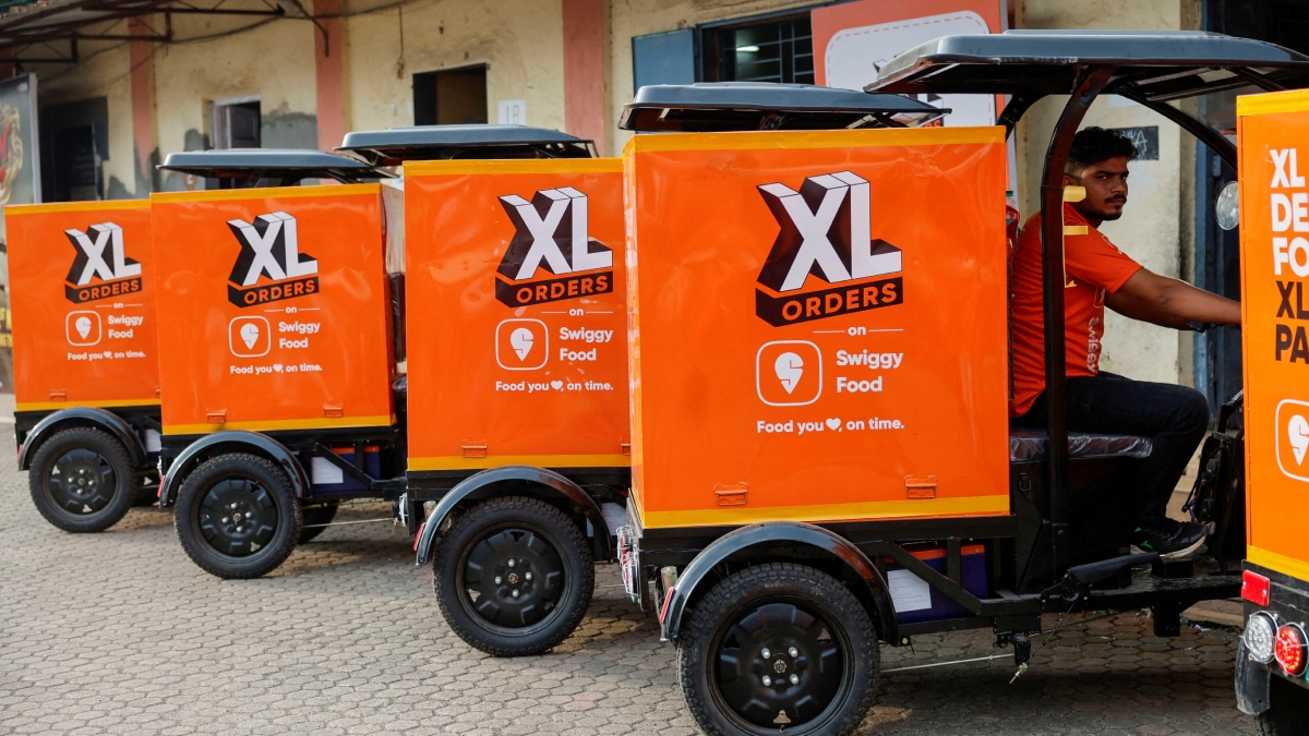 swiggy-gig-worker-mumbai-reu