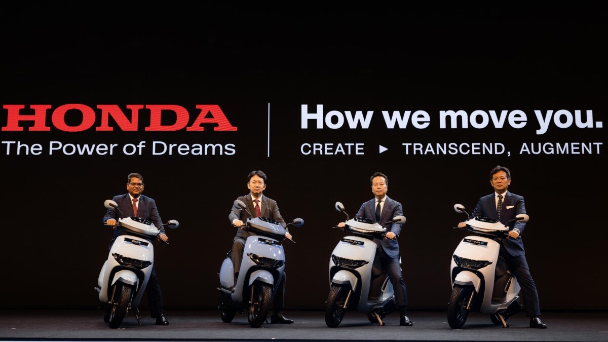 Honda's senior management with ACTIVA e and QC1 | By Special Arrangement