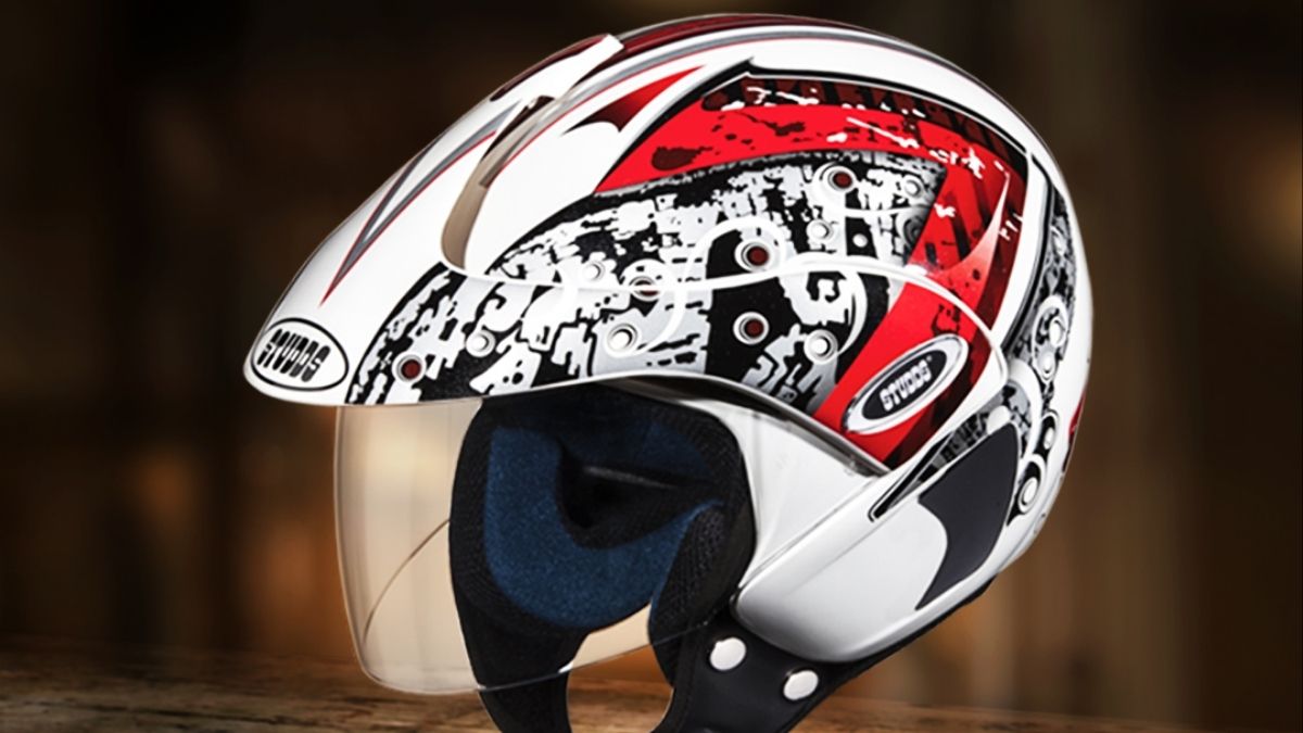 Studds helmet