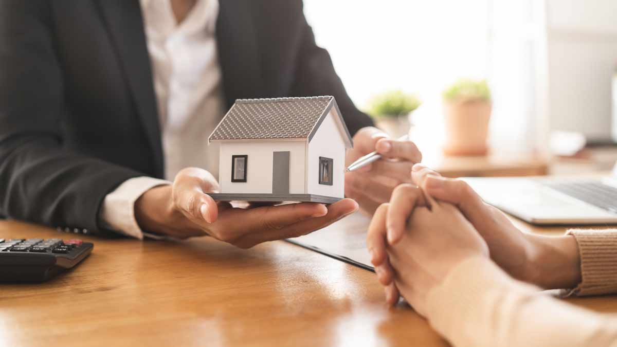 shutterstock-realtor-rbipg