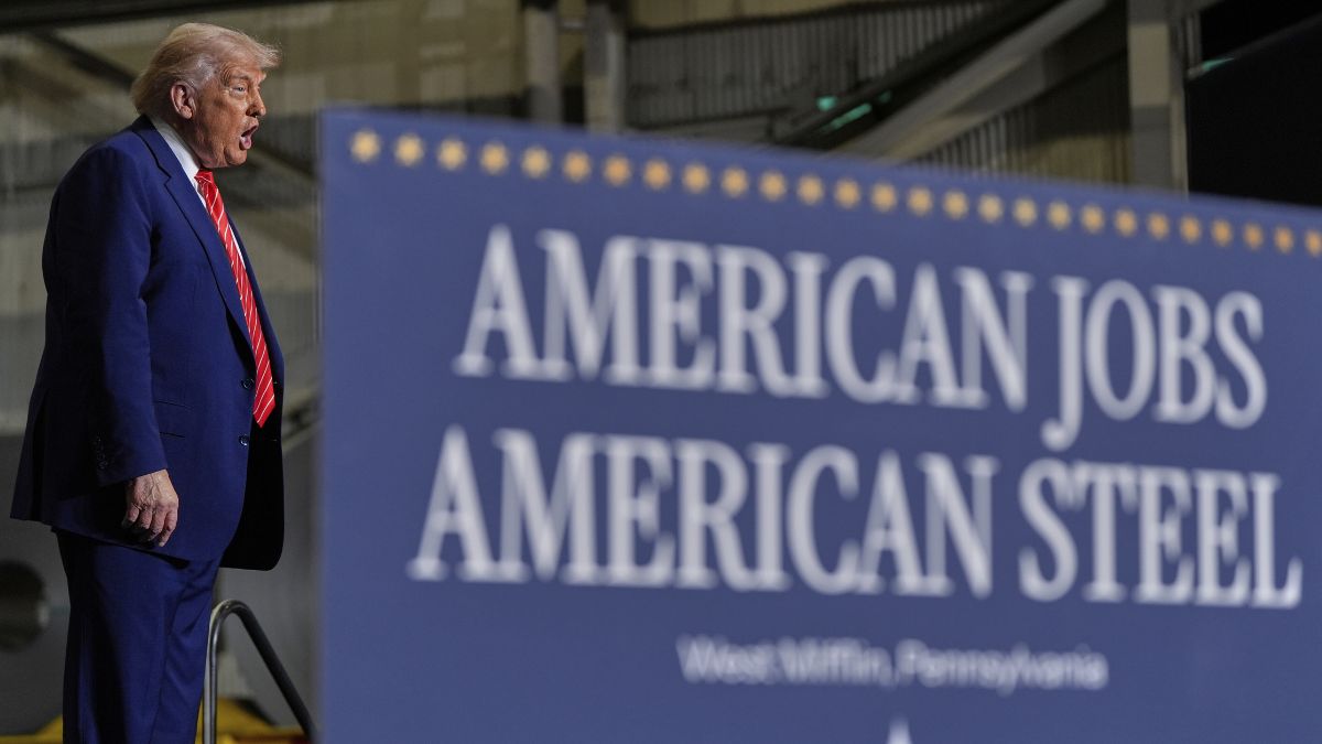 US President Donald Trump arrives to speak at US Steel's Mon Valley Works-Irvin plant | AP