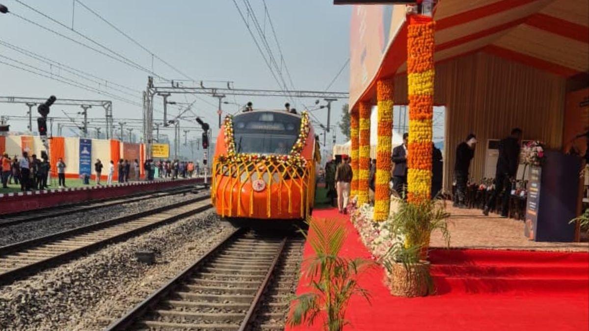 The Vande Bharat Sleeper ahead of flagoff at Kamakhya railway station, Guwahati | Indian Railways