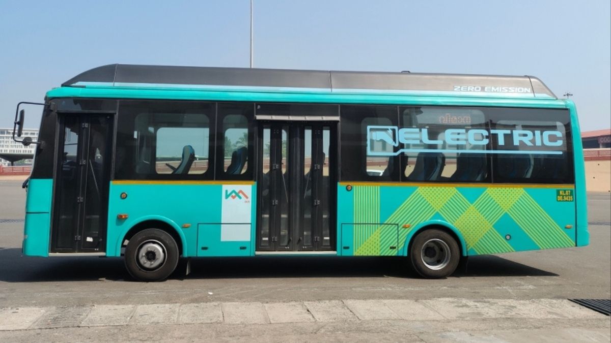 A Kochi Metro Connect feeder bus at the Cochin International Airport | Shutterstock