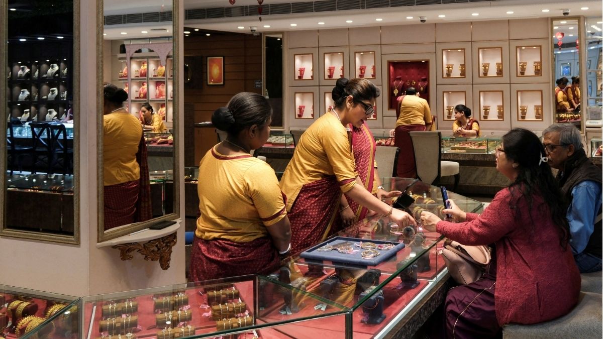 From a gold jewellery showroom in Kolkata, India [File] | REUTERS