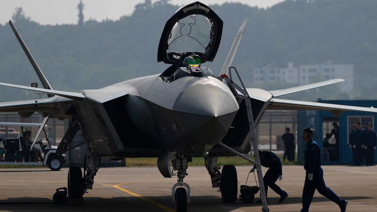 Chengdu J-20 fighter jet
