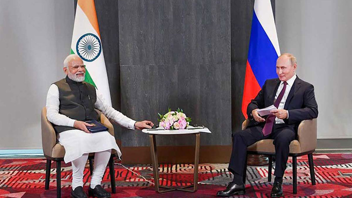[File] Prime Minister Narendra Modi and Russian President Vladimir Putin  