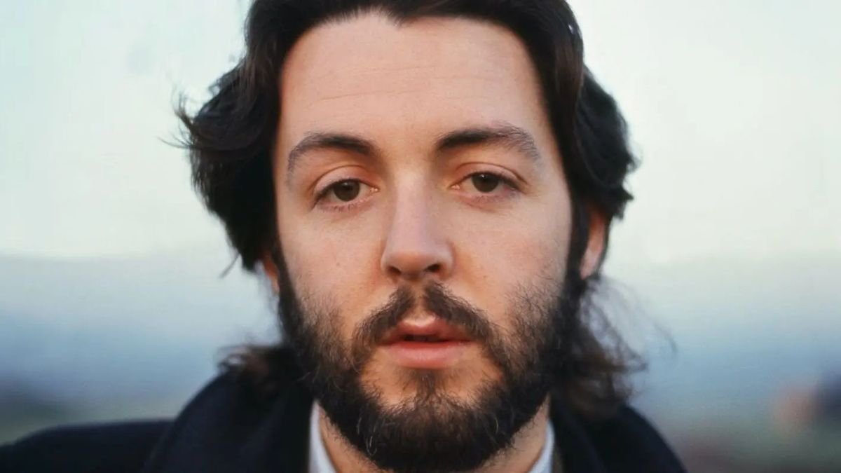 paul-mc-cartney-man-on-the-run