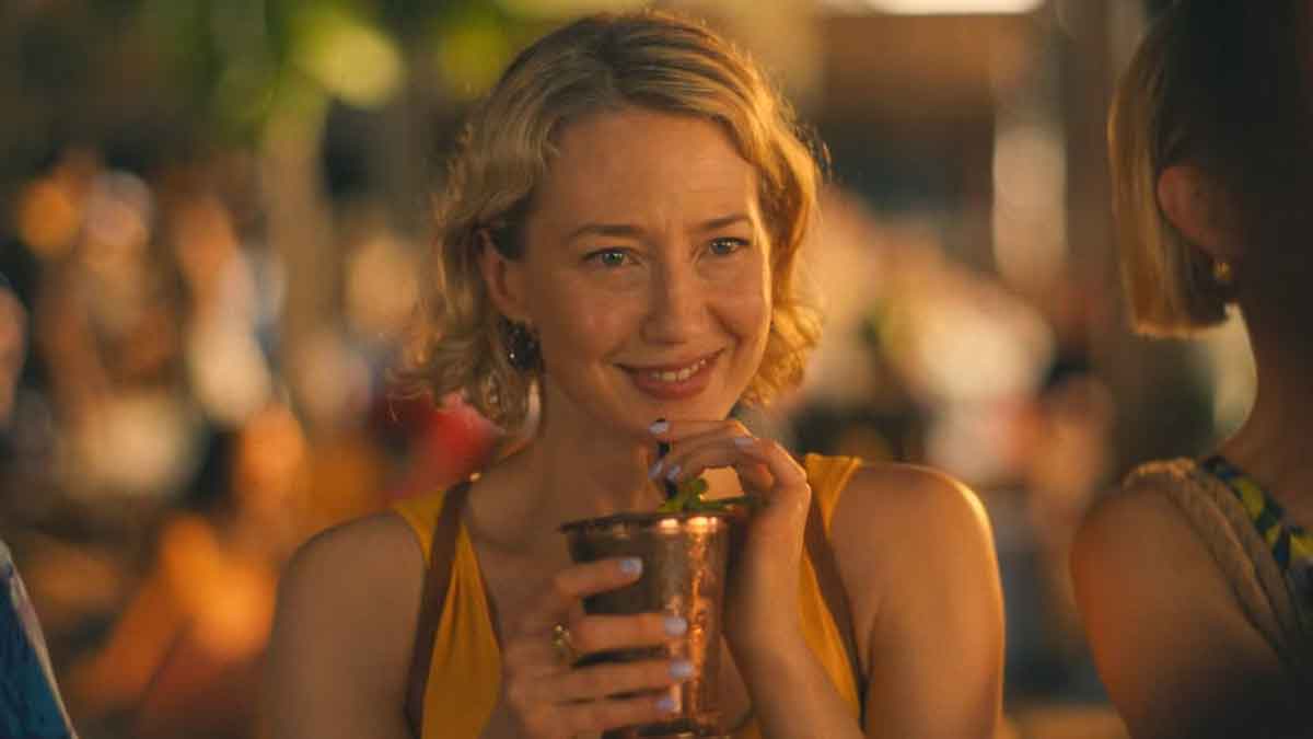 Carrie Coon The White Lotus