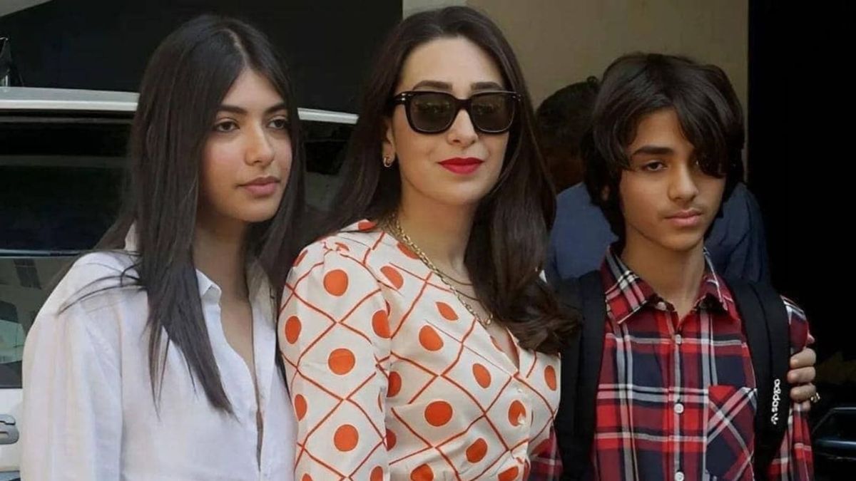 Karisma Kapoor with her children, Samaira and Kiaan | X 