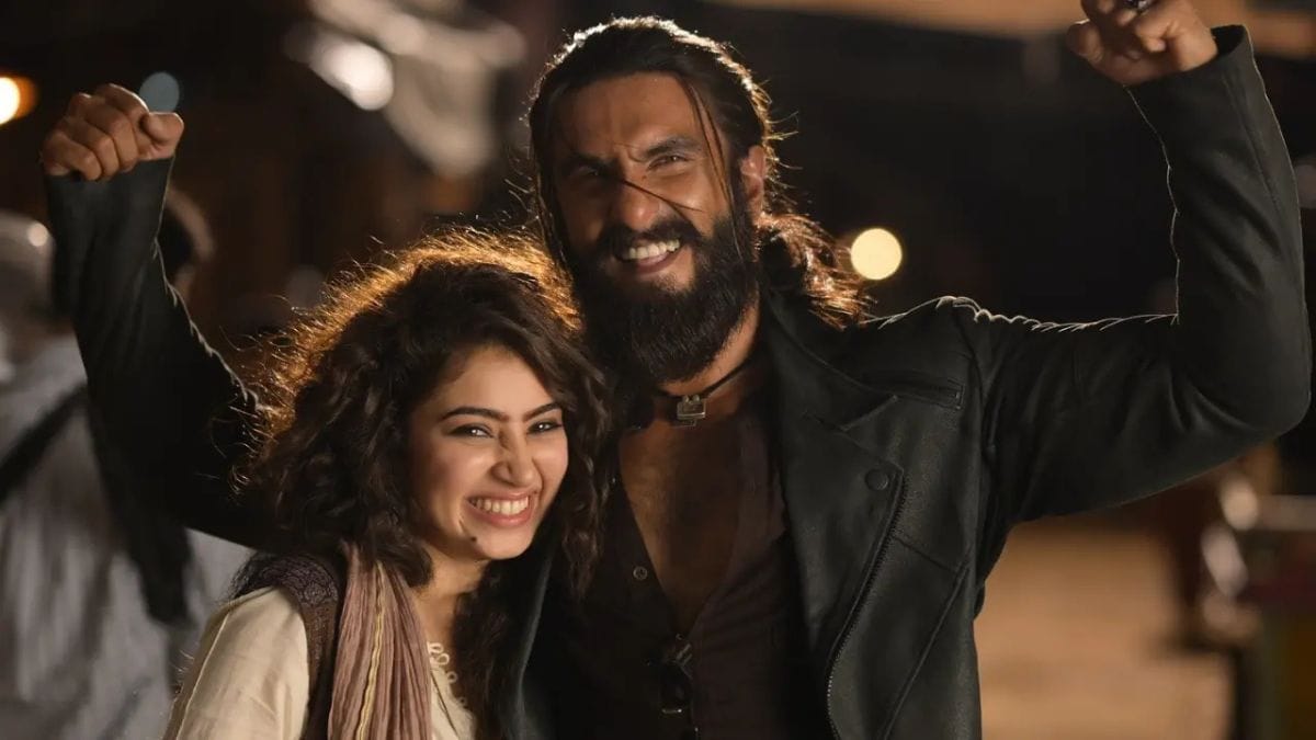 The spy thriller, starring Ranveer Singh and Sara Arjun, is officially the fastest Indian film to hit the 1700-crore mark worldwide (in 25 days) 