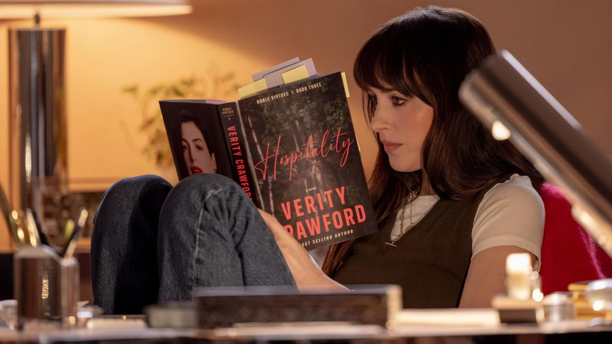 dakota-johnson-verity-trailer-anne-hathaway