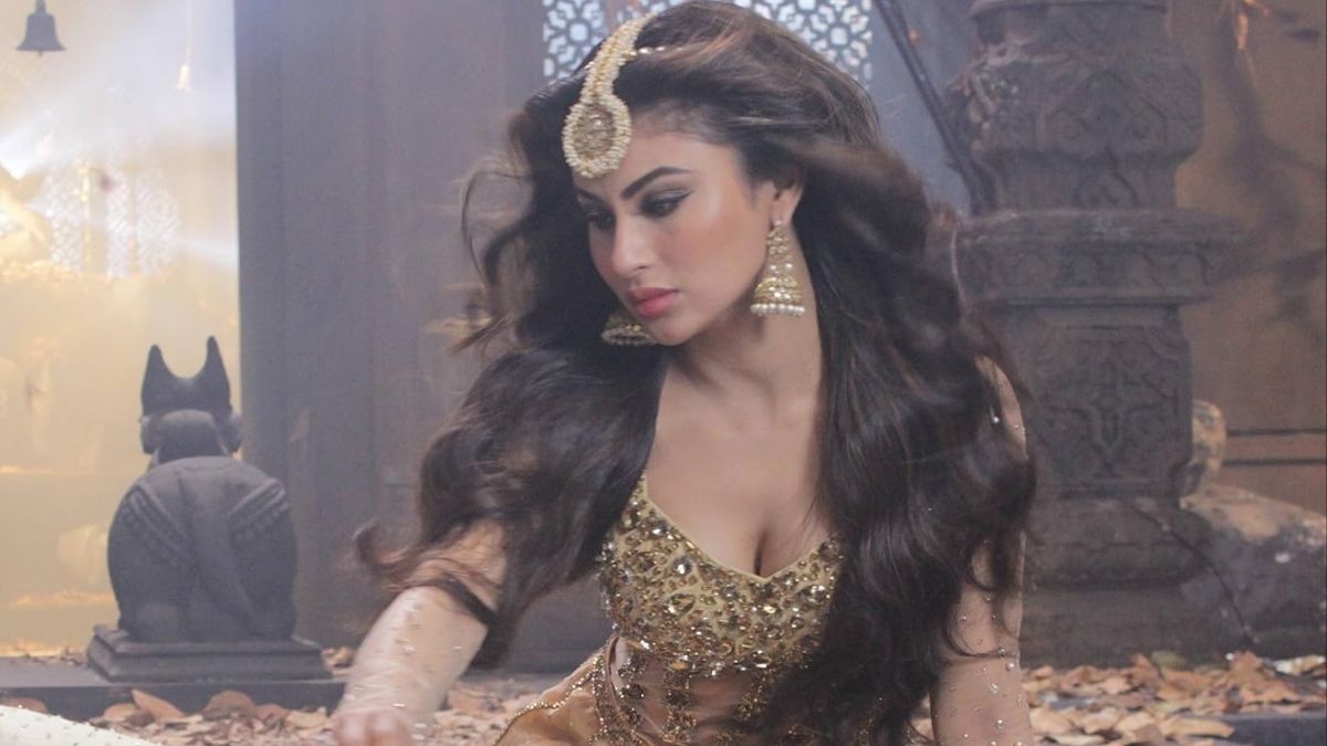 Mouni Roy in a still from the series ‘Naagin’ | Balaji Telefilms