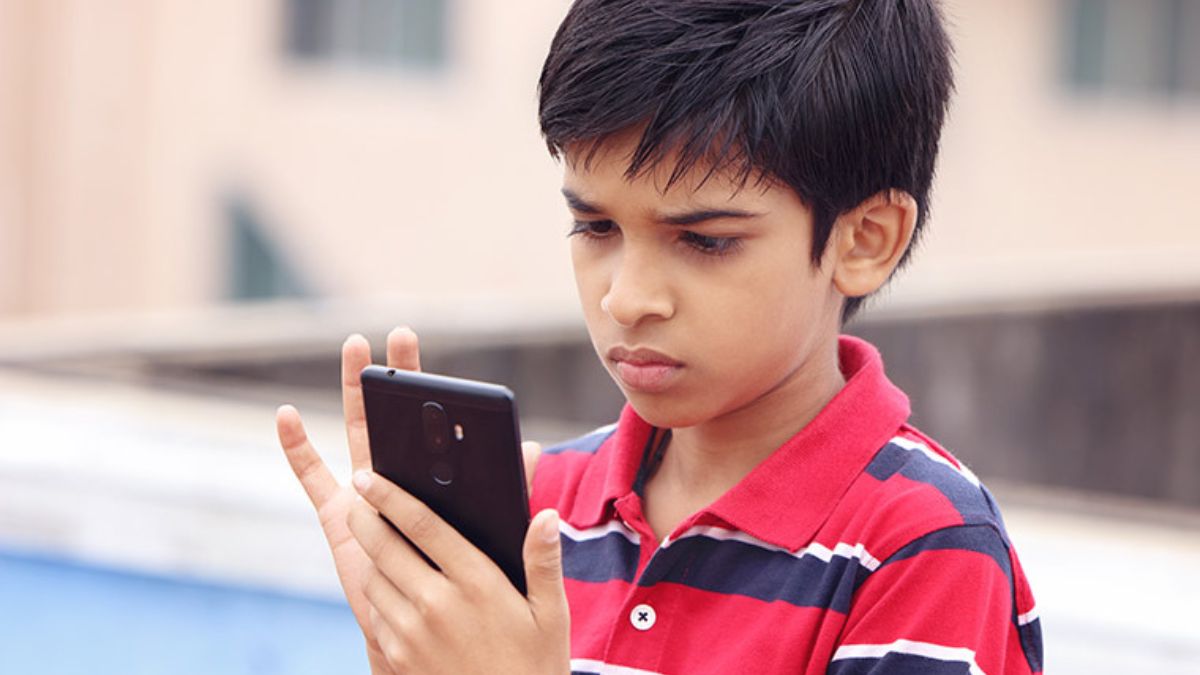 Don’t soothe kids with digital devices