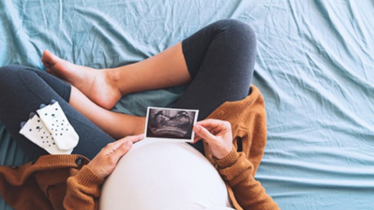 Pregnant women who sit over 10 hours a day face double the risk of complications: Study