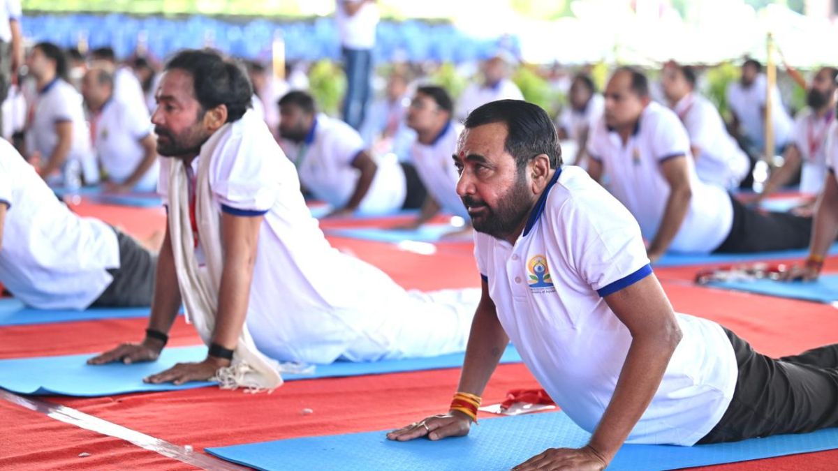 Minister for Ayush Prataprao Jadhav, along with Union Minister for Coal and Mines G. Kishan Reddy performing  Bhujangasana at Kanha Shanti Vanam, Hyderabad | Ayush Ministry 