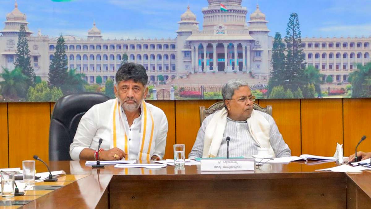 Chief Minister Siddaramaiah (right) and his deputy D.K. Shivakumar | PTI