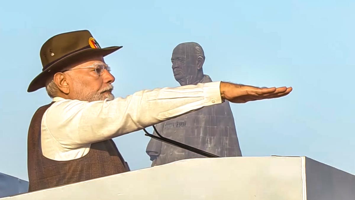 Prime Minister Narendra Modi administers the Ekta Diwas pledge during the Ekta Diwas Parade at the Statue of Unity on the occasion Sardar Vallabhbhai Patel's birth anniversary, in Kevadia | PTI