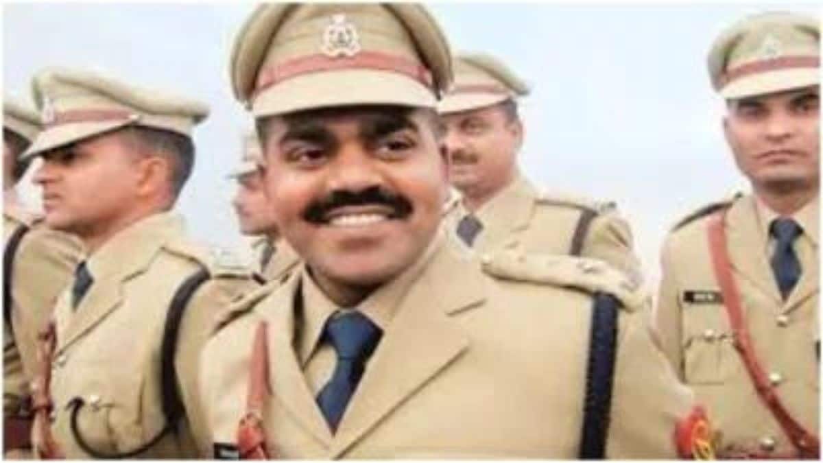 The slain cop, Zia ul Haq, was lynched to death by a mob in 2013