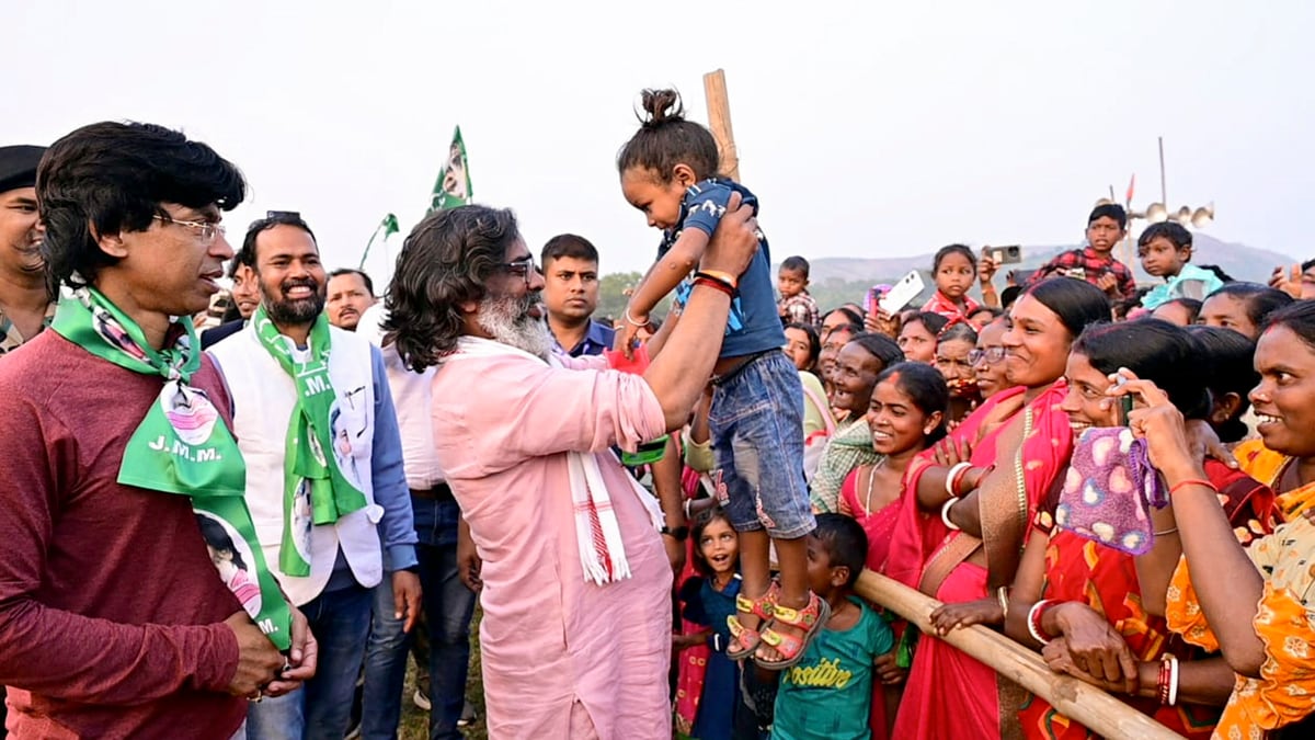 **EDS: IMAGE VIA @HemantSorenJMM ON MONDAY, NOV. 18, 2024** Silli: Jharkhand Chief Minister Hemant Soren during a public meeting for the State Assembly elections. (PTI Photo)(PTI11_18_2024_000310B)