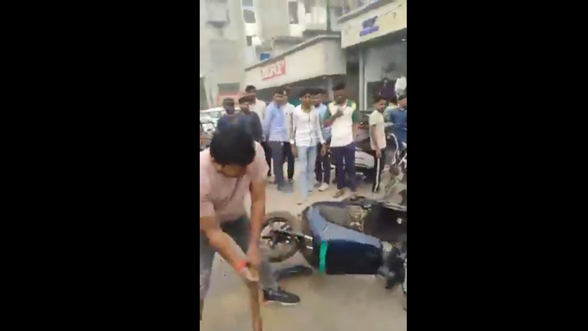 Ola scooter smashing