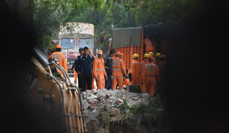 Rescue personnel at the site where a 30-year-old man died after falling into a borewell in Delhi's Keshopur | Kritajna Naik