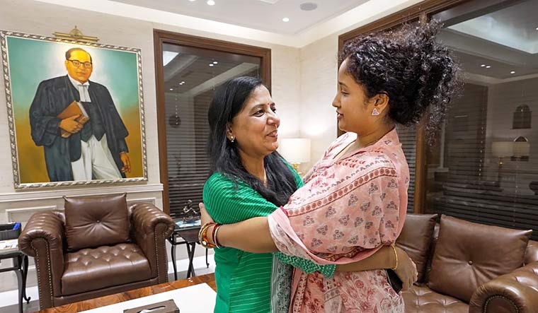 Former Jharkhand chief minister Hemant Soren's wife Kalpana Soren meets Delhi Chief Minister Arvind Kejriwal's wife Sunita Kejriwal, in New Delhi | PTI