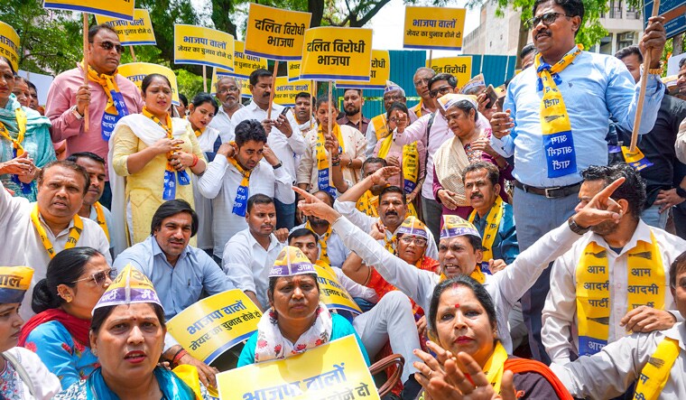 AAP-workers-protesting-in-Delhi-pti