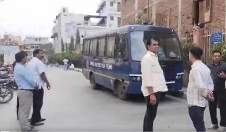 Police search at Delhi hospitals that received bomb threat 