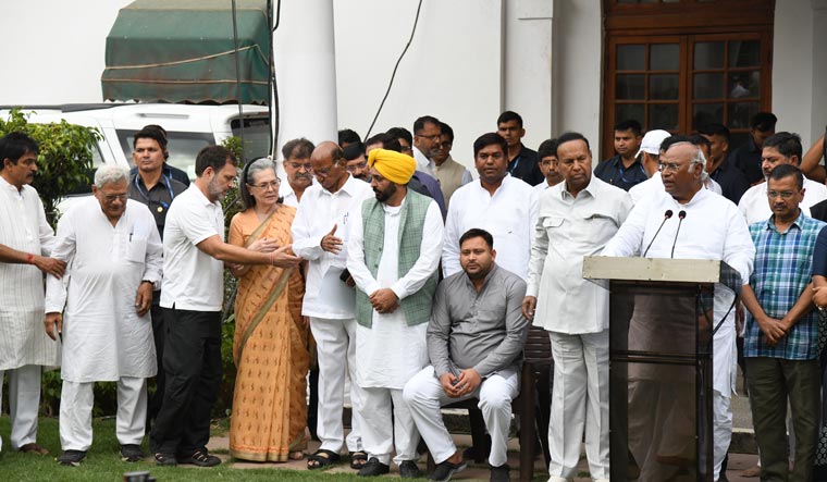 INDIA leaders discuss preparations for counting day; Kharge predicts 295-plus seats
