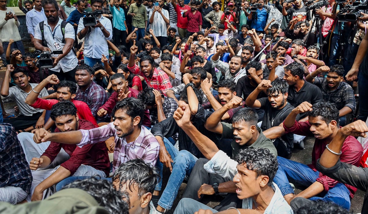 Thiruvananthapuram: Students' Federation of India (SFI) activists shout sogans during a protest over the alleged irregularities in NEET-UG exams 2024, in Thiruvananthapuram, Thursday, July 4, 2024. (PTI Photo) (PTI07_04_2024_000251B)