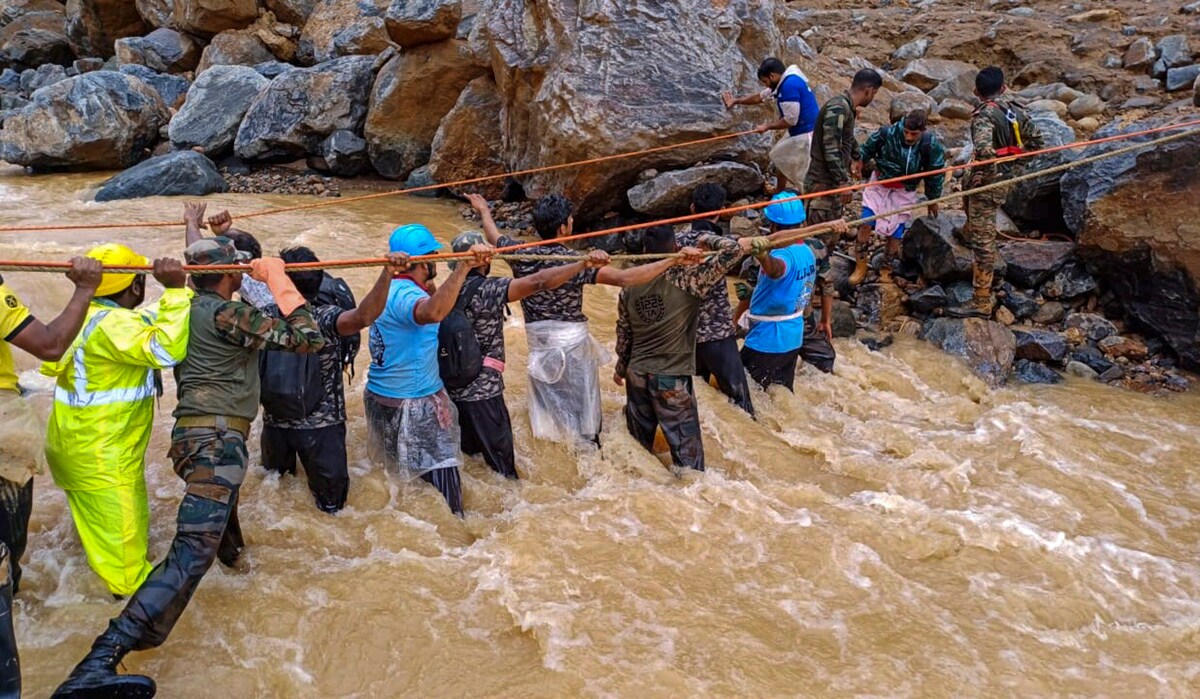 **EDS: IMAGE VIA PIB** Wayanad: Army personnel during a rescue operation after recent landslides triggered by rain, in Wayanad district. (PTI Photo) (PTI07_31_2024_000574B)