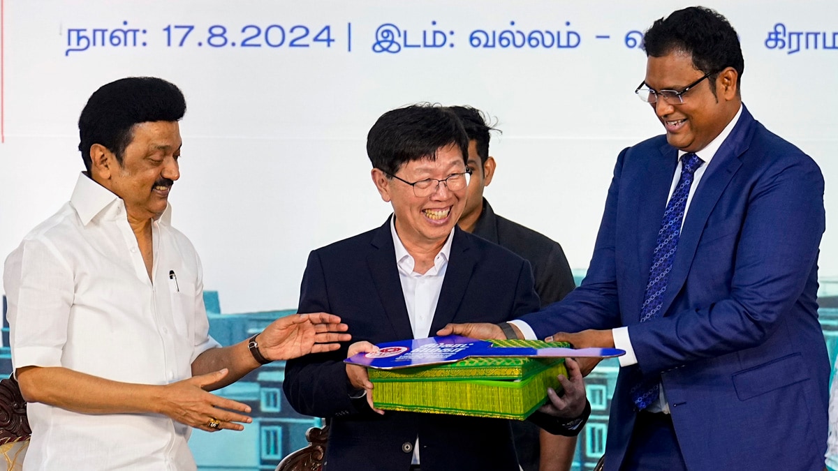 Sriperumbudur: Tamil Nadu Chief Minister MK Stalin, Foxconn Chairman Young Liu, Tamil Nadu Minister of Industries TRB Rajaa and others during the inauguration of the exclusive housing complex for women workers of Foxconn at Vallam Vadagal Industrial Park, Sriperumbudur, in Kanchipuram district, Saturday, Aug. 17, 2024. (PTI Photo/R Senthilkumar) (PTI08_17_2024_000184A)