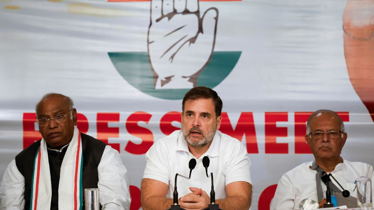 Congress leader Rahul Gandhi and AICC president Malikarjun Kharge met National Conference chief Farooq Abdullah at his residence at Gupkar Road in Srinagar on Thursday | Reuters