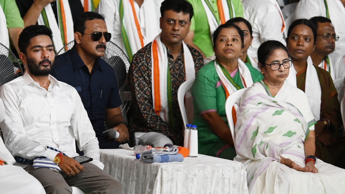 mamata-abhishek-safety-kolkata-salil