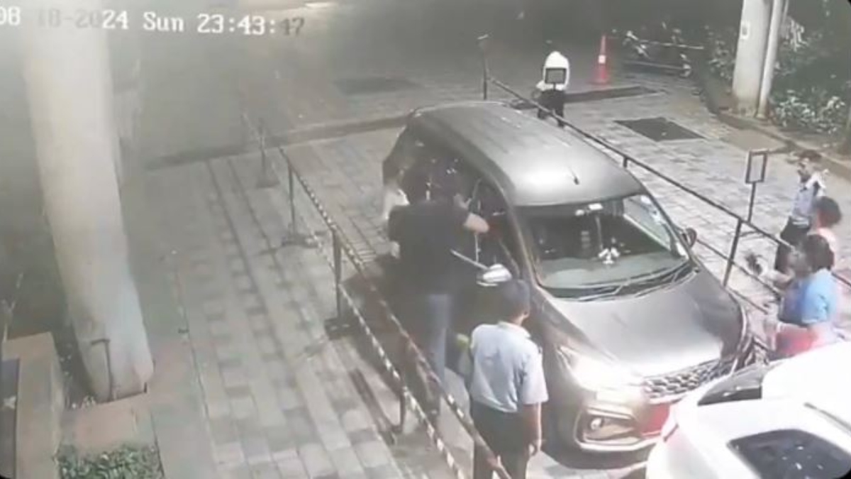 mumbai-viral-video-audi-taxi