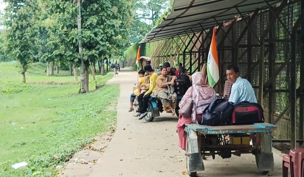 Bangladeshi citizens on the way to their country amid visa expiration in Dakshin Dinajpur, West Bengal | PTI