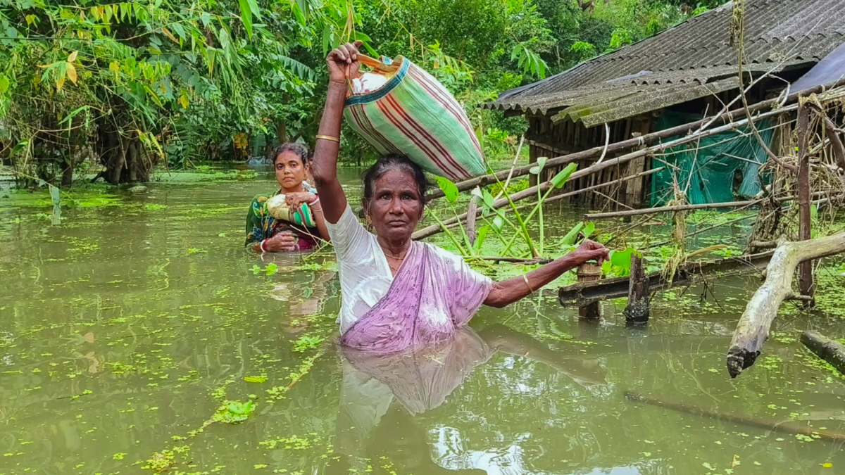 West Bengal weather news: Since Wednesday, heavy rainfall has led to power outages in various areas of Darjeeling and Kalimpong districts