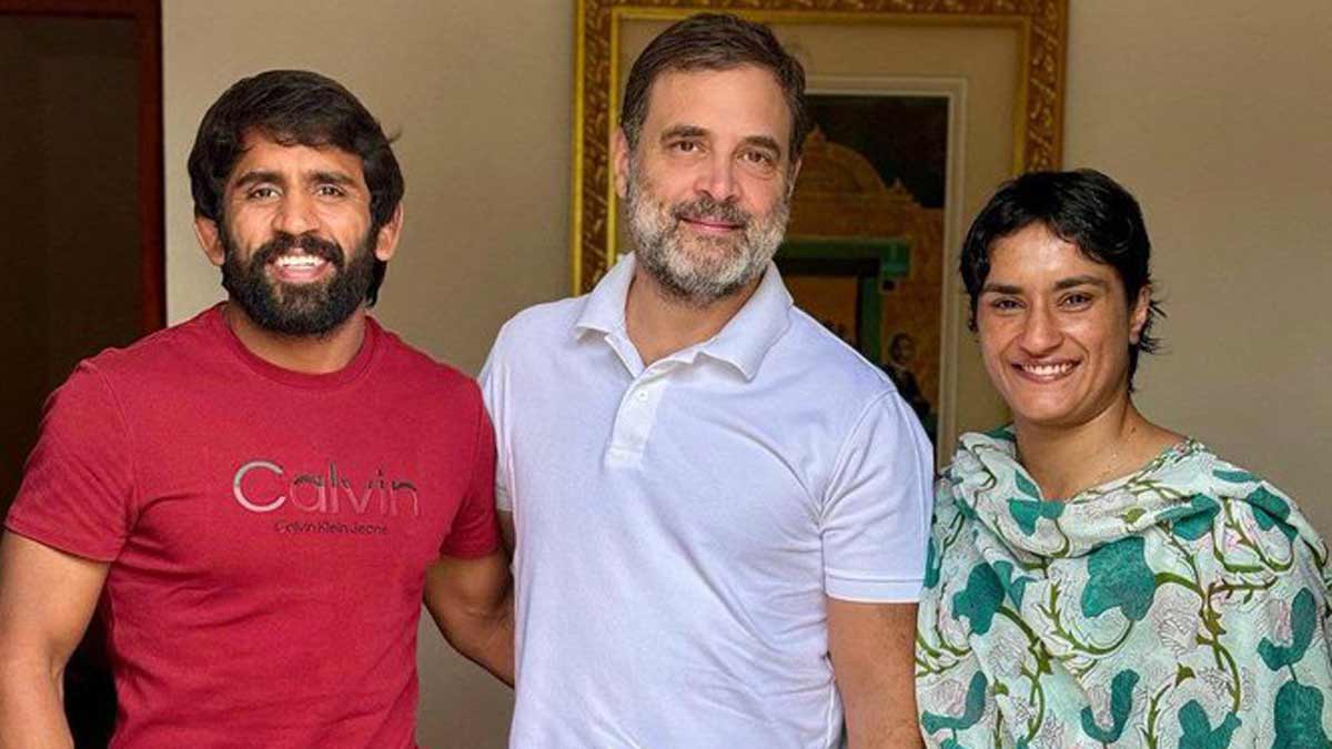 Congress leader Rahul Gandhi with wrestlers Bajrang Punia and Vinesh Phogat | X 