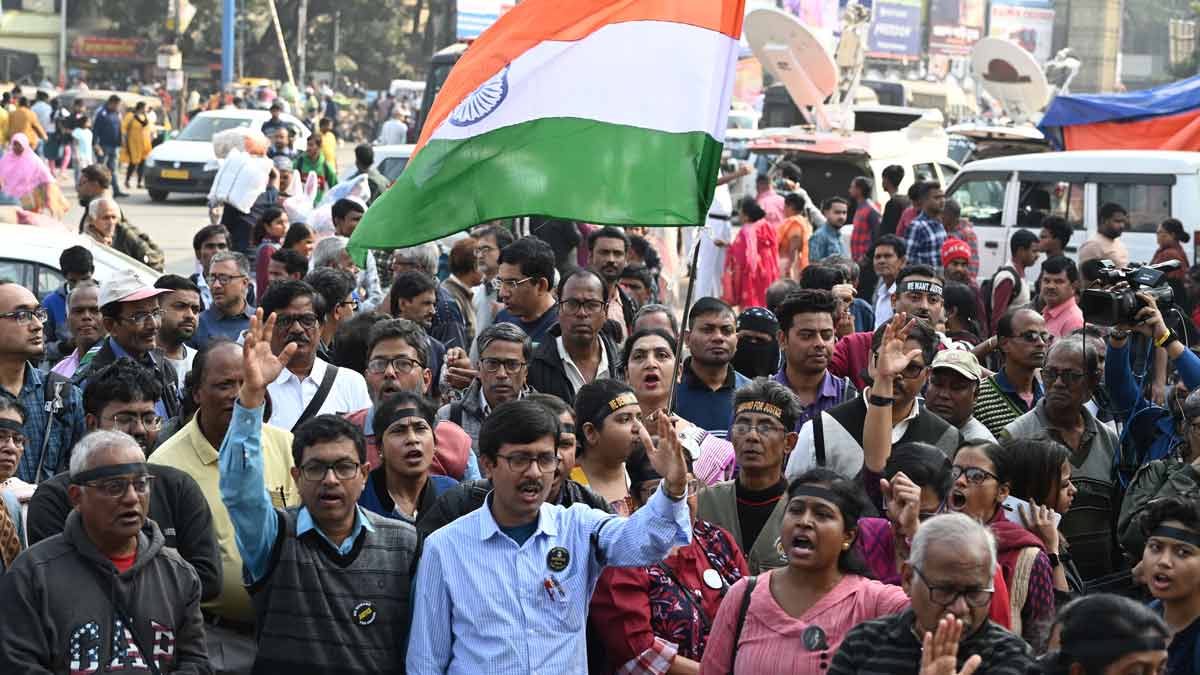 Protesters outside the Sealdah court in Kolkata | Salil Bera