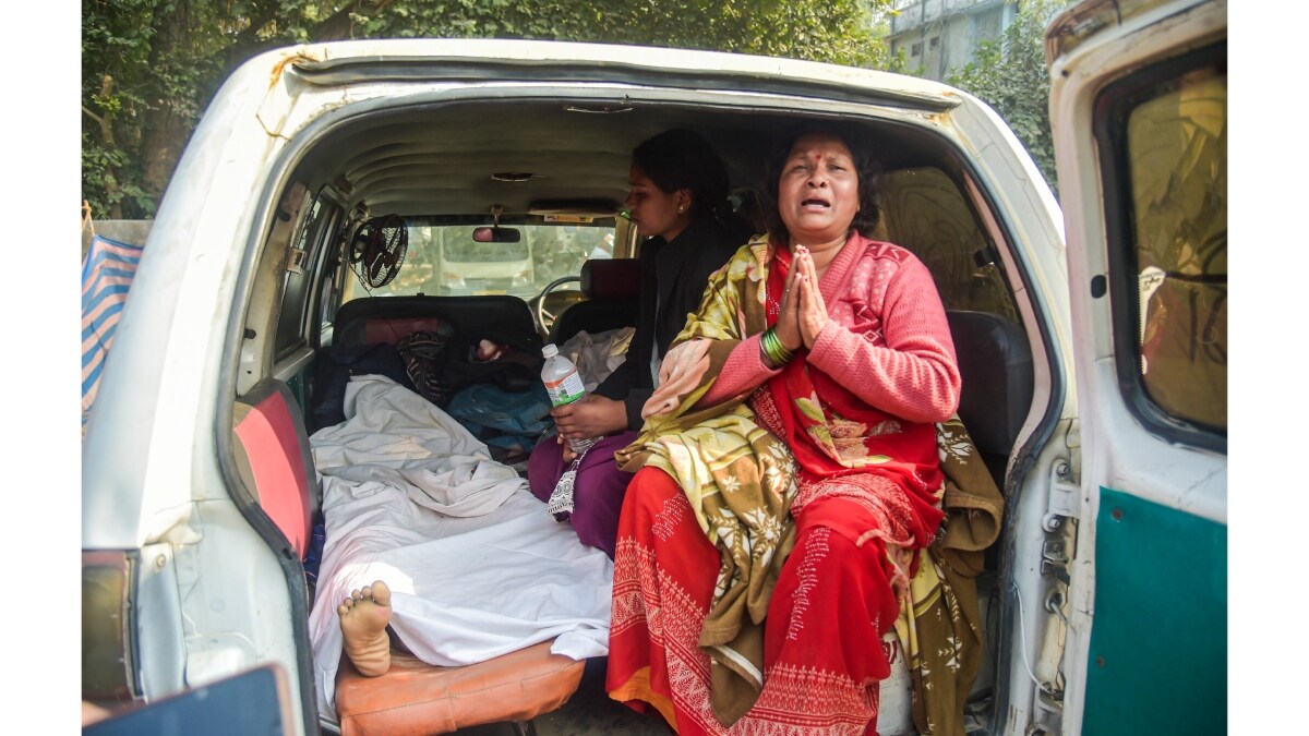 Family member of a victim mourns after a stampede occurred at the ongoing Maha Kumbh Mela in Prayagraj (Representational image) | PTI