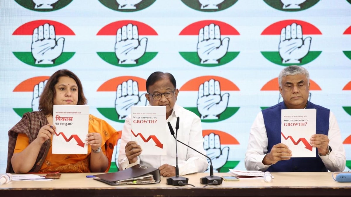 Senior Congress leader P. Chidambaram presenting 'Real State of the Economy 2025' report in New Delhi | X 