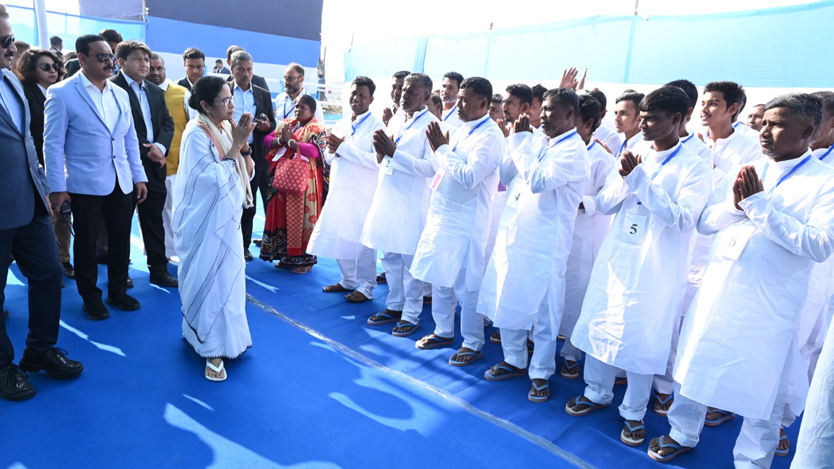 Mamata Banerjee fishermen felicitation