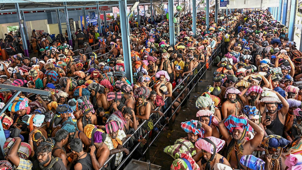Pathanamthitta: People arrive to offers prayers at the Sabarimala temple during the Malayalam month of 'Vrichikam', in Pathanamthitta district, Kerala, Tuesday, Nov. 18, 2025. (PTI Photo)(PTI11_18_2025_000150A)