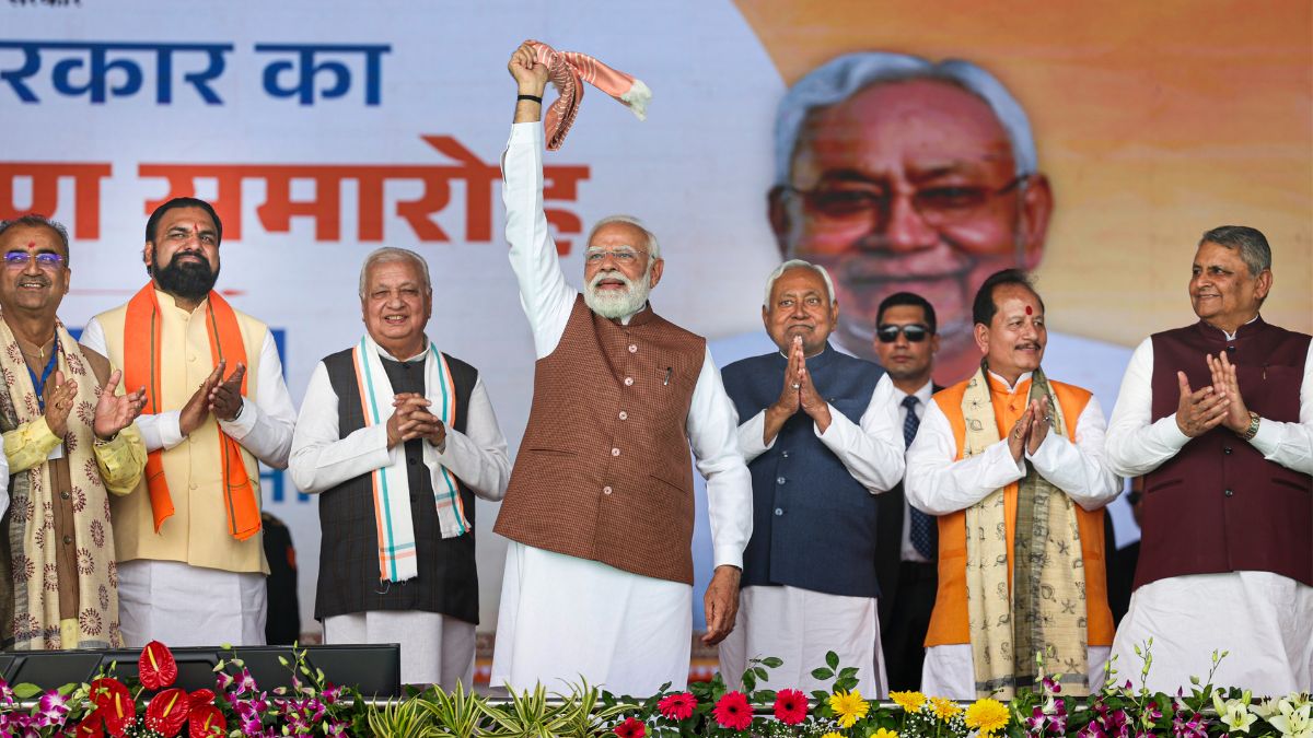Prime Minister Narendra Modi with newly sworn-in Bihar Chief Minister Nitish Kumar and Deputy CMs Samrat Choudhary and Vijay Kumar Sinha, and others during a ceremony, at Gandhi Maidan in Patna | PTI