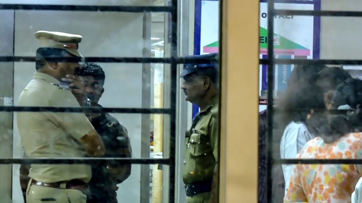 **EDS: SCREENSHOT VIA PTI VIDEOS** Coimbatore: Police personnel at a government hospital where three suspects in a college student sexual assault case were brought after being shot and apprehended by the police, in Coimbatore, Tamil Nadu, Tuesday, Nov. 4, 2025. (PTI Photo)(PTI11_04_2025_000114B)