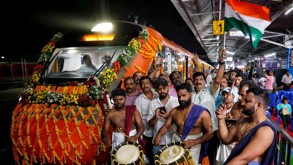 Artistes perform near a new Vande Bharat train, at KSR railway station, in Bengaluru, Saturday, Nov. 8, 2025 | PTI