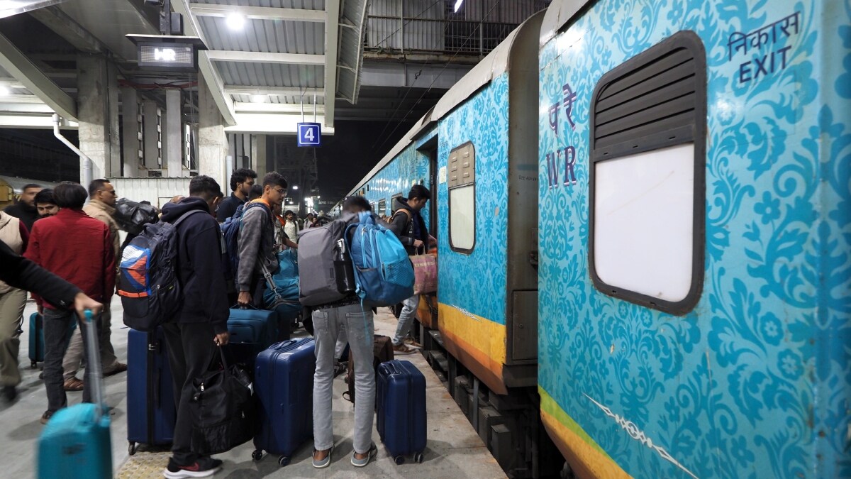 Image of train passengers used for representation | PTI