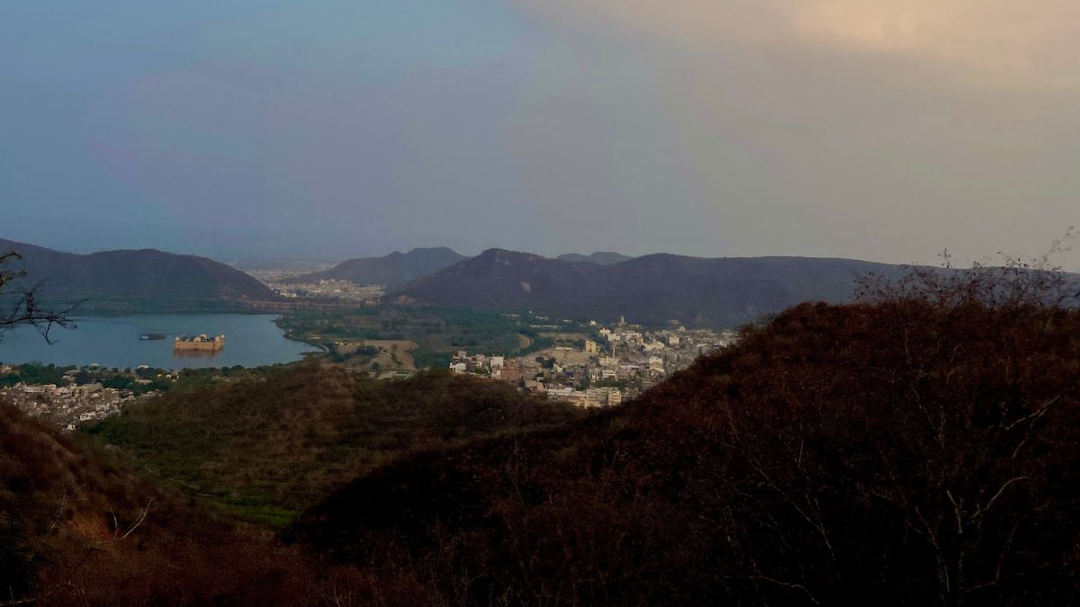 View of the Jal Mahal from the edge of the Aravalli Hills at Jaipur, Rajasthan | Nitin SJ Asariparambil