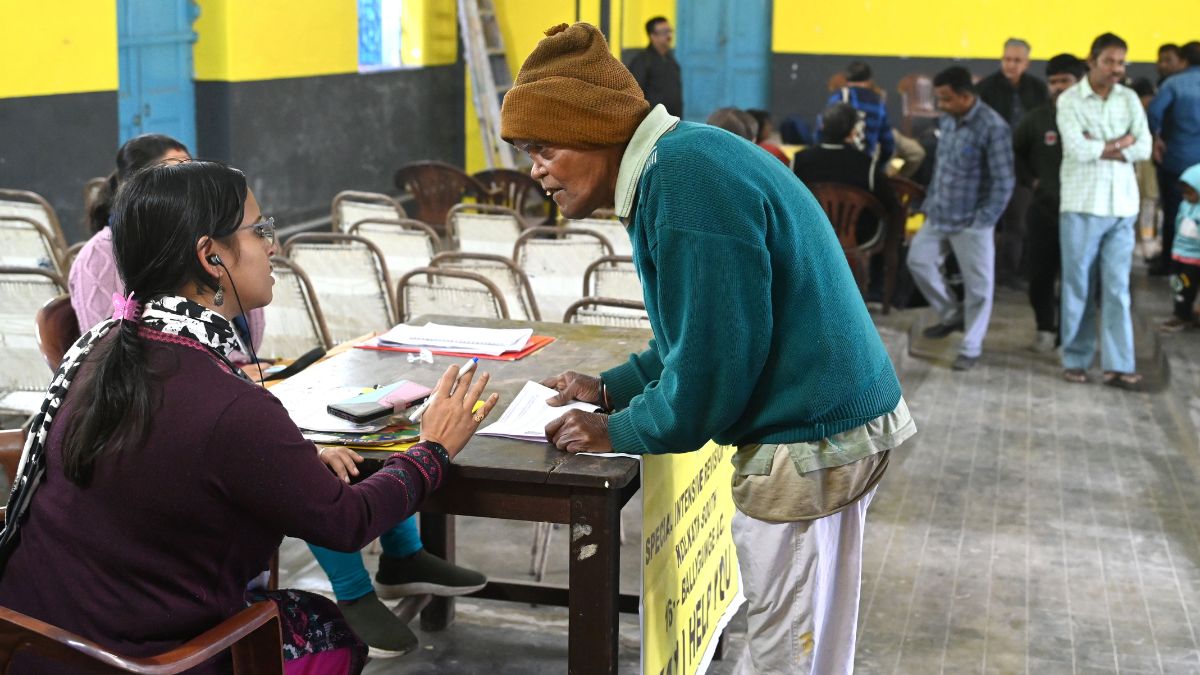 Voters appear for SIR hearing in Kolkata | Salil Bera
