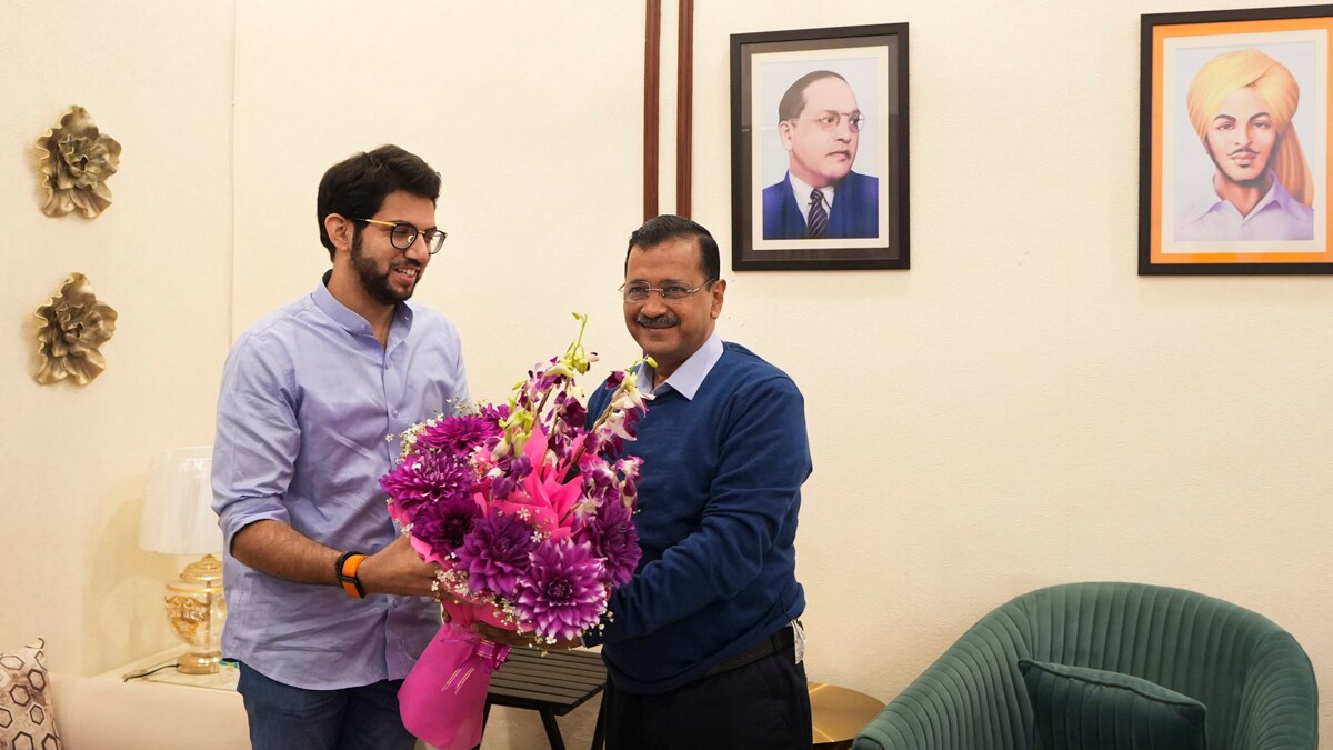 New Delhi: Shiv Sena (UBT) leader Aditya Thackeray meets AAP convenor Arvind Kejriwal, in New Delhi, Thursday, Feb. 13, 2025. (PTI Photo) (PTI02_13_2025_000164B)